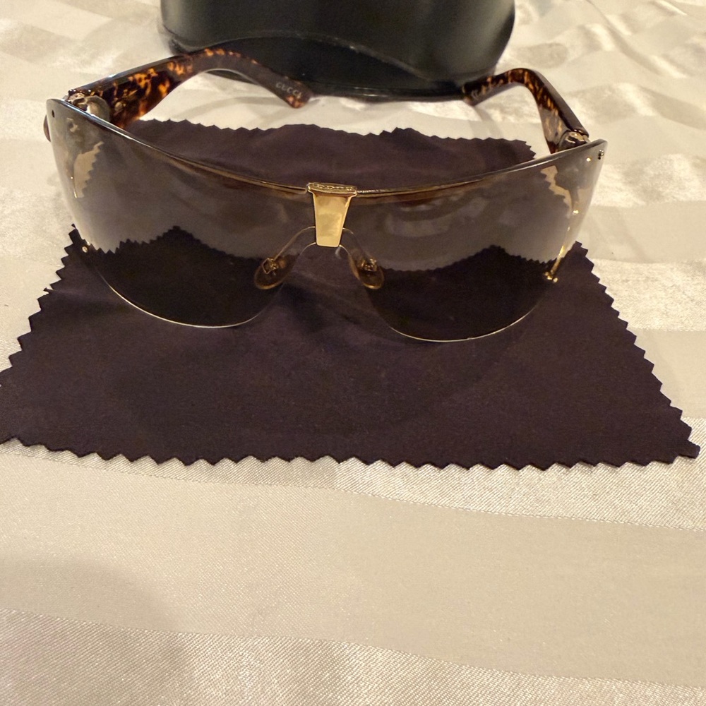 Gucci Women's Tan Sunglasses - Picture 3 of 4